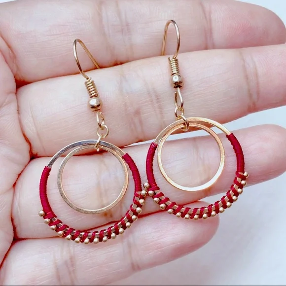 ❣️$25/3❣️ Red Double Hoop Dangle Earrings - Picture 5 of 8